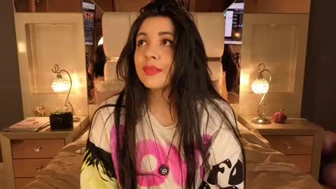 MiaHancock online show from 6, 11, 2025