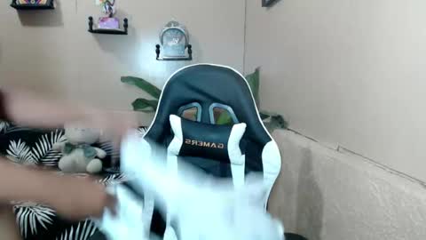 mia online show from 7, 7, 2026