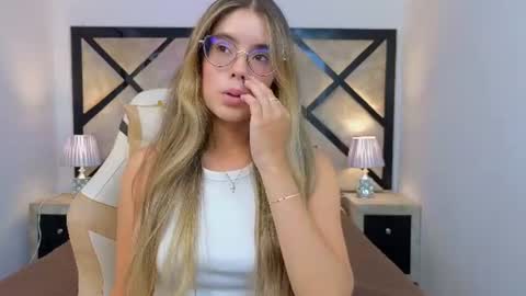 Mia online show from 21, 7, 2026