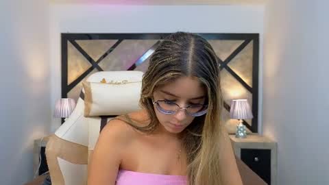 Mia online show from 24, 7, 2026