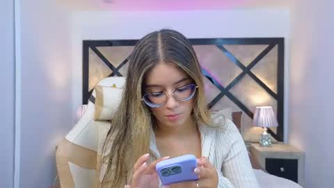 Mia online show from 25, 7, 2026