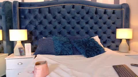 Mia online show from 6, 2, 2026