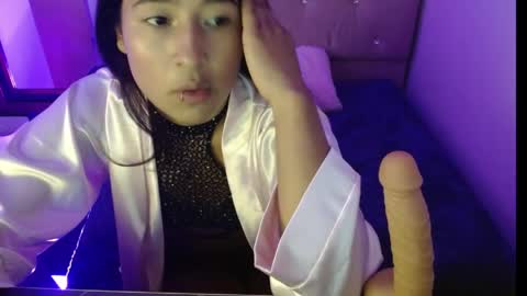 Snapshot of miathonsom chatting on 15, 4, 2026 miathonsom online show from 15, 4, 2026