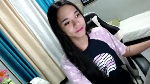 Snapshot of miatrixs chatting on 7, 1, 2025 Mia online show from 7, 1, 2025