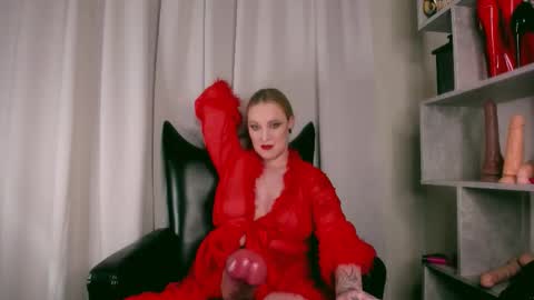 Snapshot of miaunicorn chatting on 11, 11, 2025 Lana online show from 11, 11, 2025