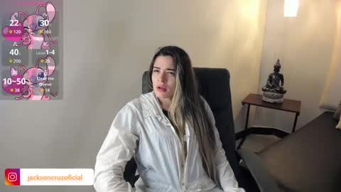 Mia Villalobos online show from 7, 10, 2025
