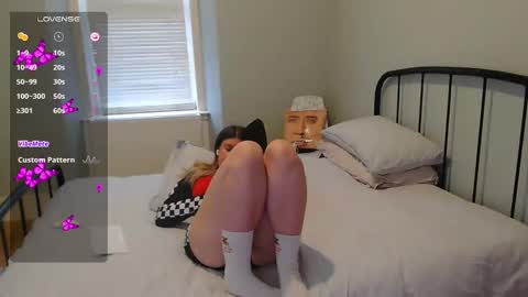 Mia  online show from 11, 2, 2025