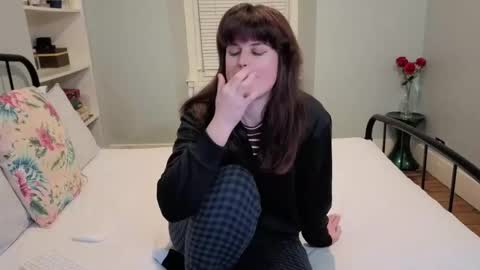 Mia  online show from 25, 2, 2026