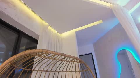 Mia online show from 11, 2, 2025