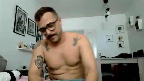 MILO MIAMI online show from 9, 6, 2026