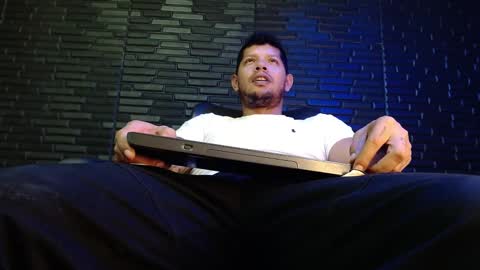 Michael Daviss online show from 8, 3, 2025