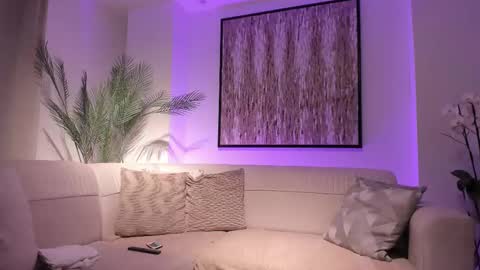 Michael Salens independent model online show from 9, 3, 2025