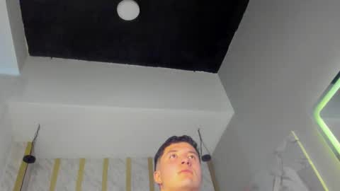 MichaelConnor  online show from 17, 12, 2024