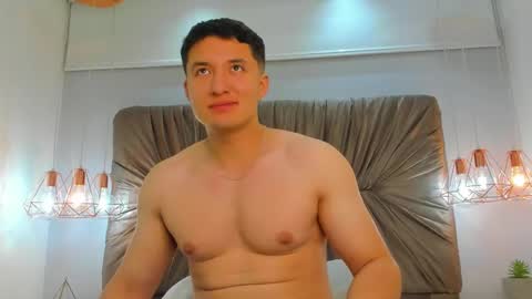 MichaelConnor  online show from 18, 12, 2024