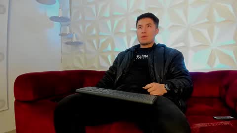 MichaelConnor  online show from 15, 2, 2025