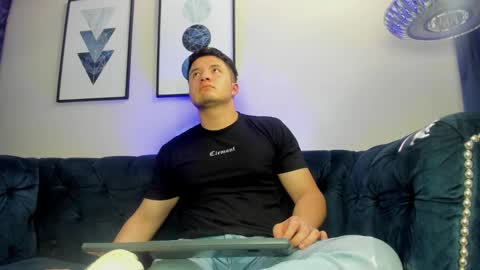 MichaelConnor  online show from 18, 2, 2025