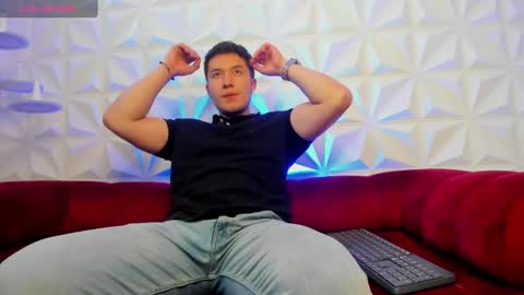 MichaelConnor  online show from 21, 2, 2025