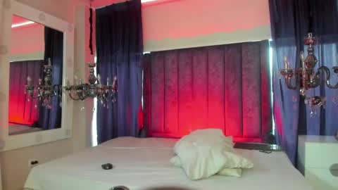 MichaelConnor  online show from 7, 3, 2025