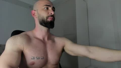 MichaelEvansx online show from 26, 4, 2026