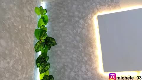 Snapshot of michele_rooss00 chatting on 25, 11, 2025 melannie follow my new page online show from 25, 11, 2025