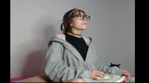 Snapshot of michell_bunny13 chatting on 8, 5, 2026 Michell online show from 8, 5, 2026