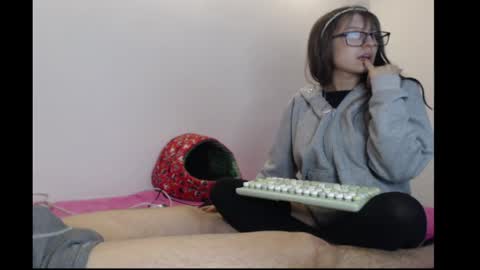 Snapshot of michell_bunny13 chatting on 5, 6, 2026 Michell online show from 5, 6, 2026