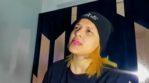 Snapshot of michell_rs chatting on 20, 9, 2025 michell_rs online show from 20, 9, 2025