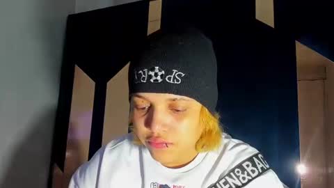 Snapshot of michell_rs chatting on 29, 9, 2025 michell_rs online show from 29, 9, 2025