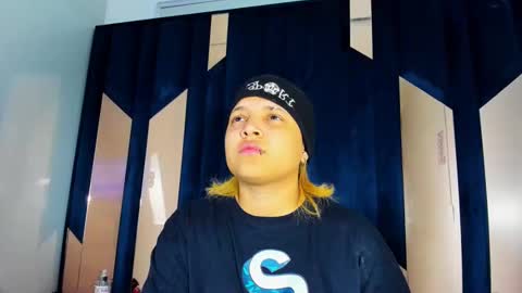 Snapshot of michell_rs chatting on 17, 10, 2025 michell_rs online show from 17, 10, 2025