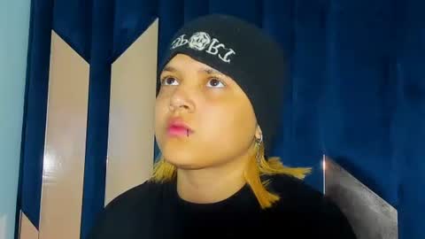 Snapshot of michell_rs chatting on 13, 11, 2025 michell_rs online show from 13, 11, 2025