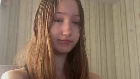 Snapshot of michelle_neely chatting on 8, 10, 2025 michelle_neely online show from 8, 10, 2025