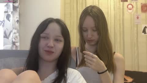 Snapshot of michelle_neely chatting on 27, 10, 2025 michelle_neely online show from 27, 10, 2025