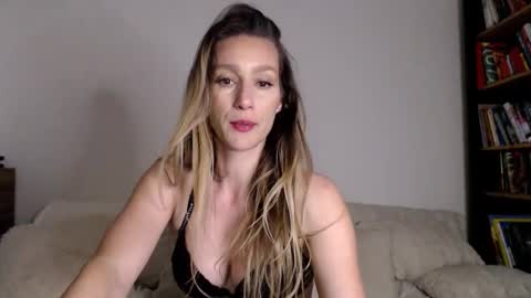 MichelleBele online show from 4, 6, 2026
