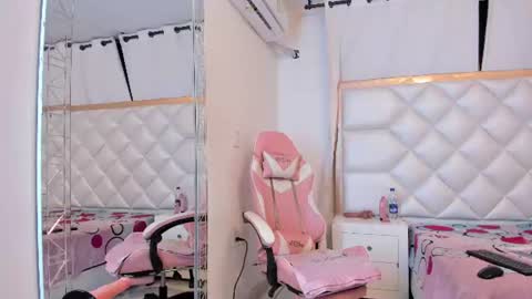 Snapshot of michelleblair1 chatting on 22, 7, 2026 michelleblair1 online show from 22, 7, 2026