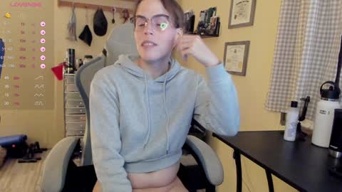 Snapshot of michellereid chatting on 6, 12, 2024 MichelleReid online show from 6, 12, 2024