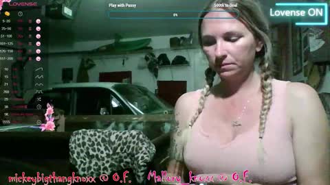 Snapshot of mickey85knoxx chatting on 26, 11, 2025 mickey85knoxx online show from 26, 11, 2025