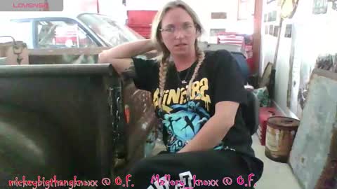 Snapshot of mickey85knoxx chatting on 30, 11, 2025 mickey85knoxx online show from 30, 11, 2025