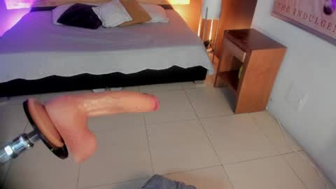 Snapshot of micki__ chatting on 19, 5, 2026 Micki online show from 19, 5, 2026