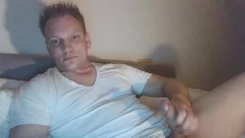 mickkxl online show from 16, 1, 2025
