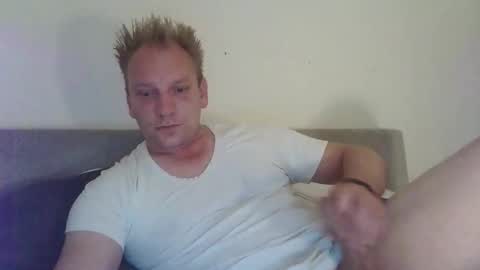 mickkxl online show from 20, 10, 2025