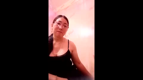 Snapshot of mickye00 chatting on 21, 4, 2026 Miky online show from 21, 4, 2026