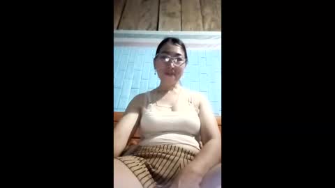 Snapshot of mickye00 chatting on 24, 4, 2026 Miky online show from 24, 4, 2026