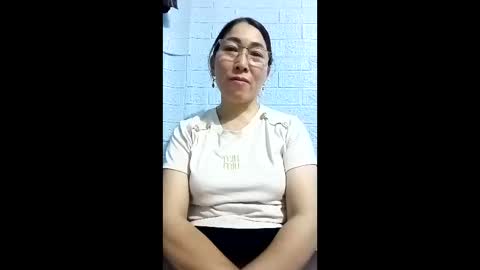 Snapshot of mickye00 chatting on 26, 4, 2026 Miky online show from 26, 4, 2026