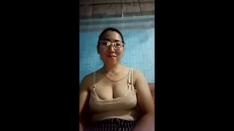 Snapshot of mickye00 chatting on 13, 5, 2026 Miky online show from 13, 5, 2026