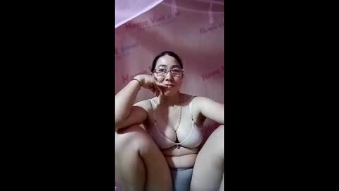 Snapshot of mickye00 chatting on 4, 6, 2026 Miky online show from 4, 6, 2026