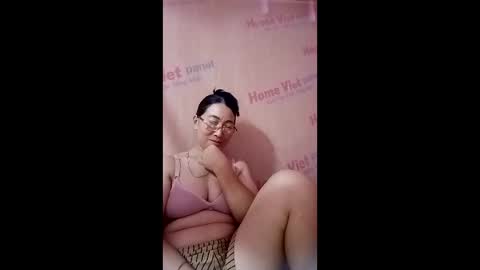 Snapshot of mickye00 chatting on 9, 6, 2026 Miky online show from 9, 6, 2026