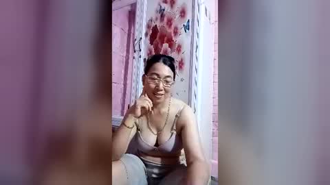 Snapshot of mickye00 chatting on 13, 6, 2026 Miky online show from 13, 6, 2026