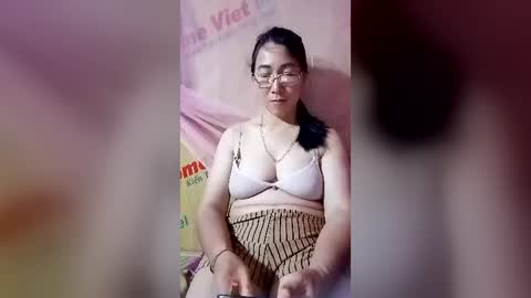 Snapshot of mickye00 chatting on 15, 6, 2026 Miky online show from 15, 6, 2026