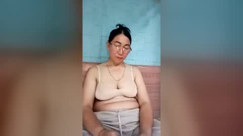 Snapshot of mickye00 chatting on 17, 6, 2026 Miky online show from 17, 6, 2026