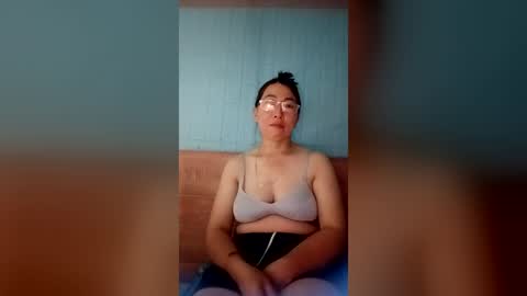 Snapshot of mickye00 chatting on 19, 6, 2026 Miky online show from 19, 6, 2026